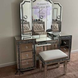 Loraine Dresser And Mirror Makeup 