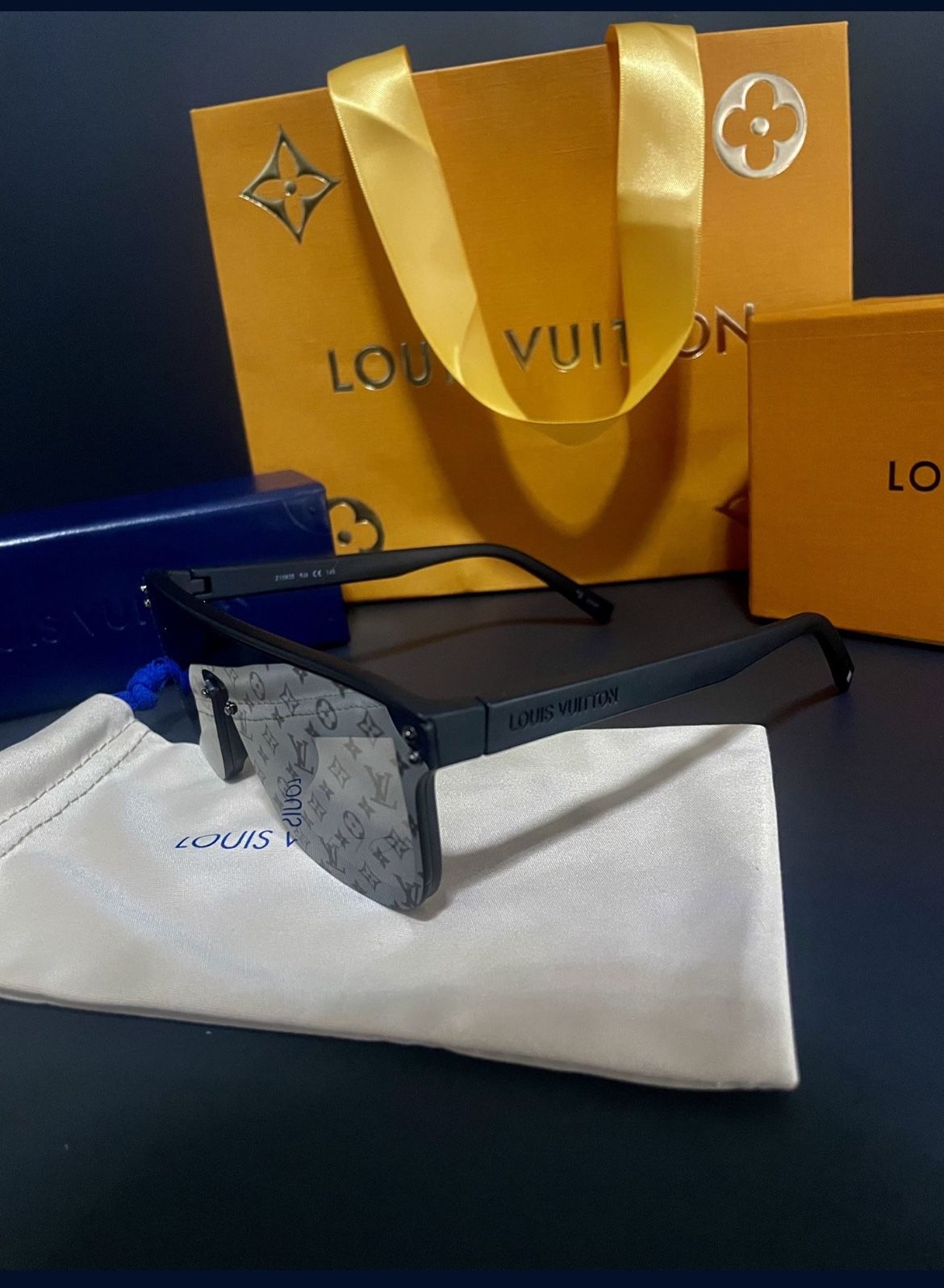 Louis Vuitton Mens Sunglasses Glasses for Sale in Seagoville, TX