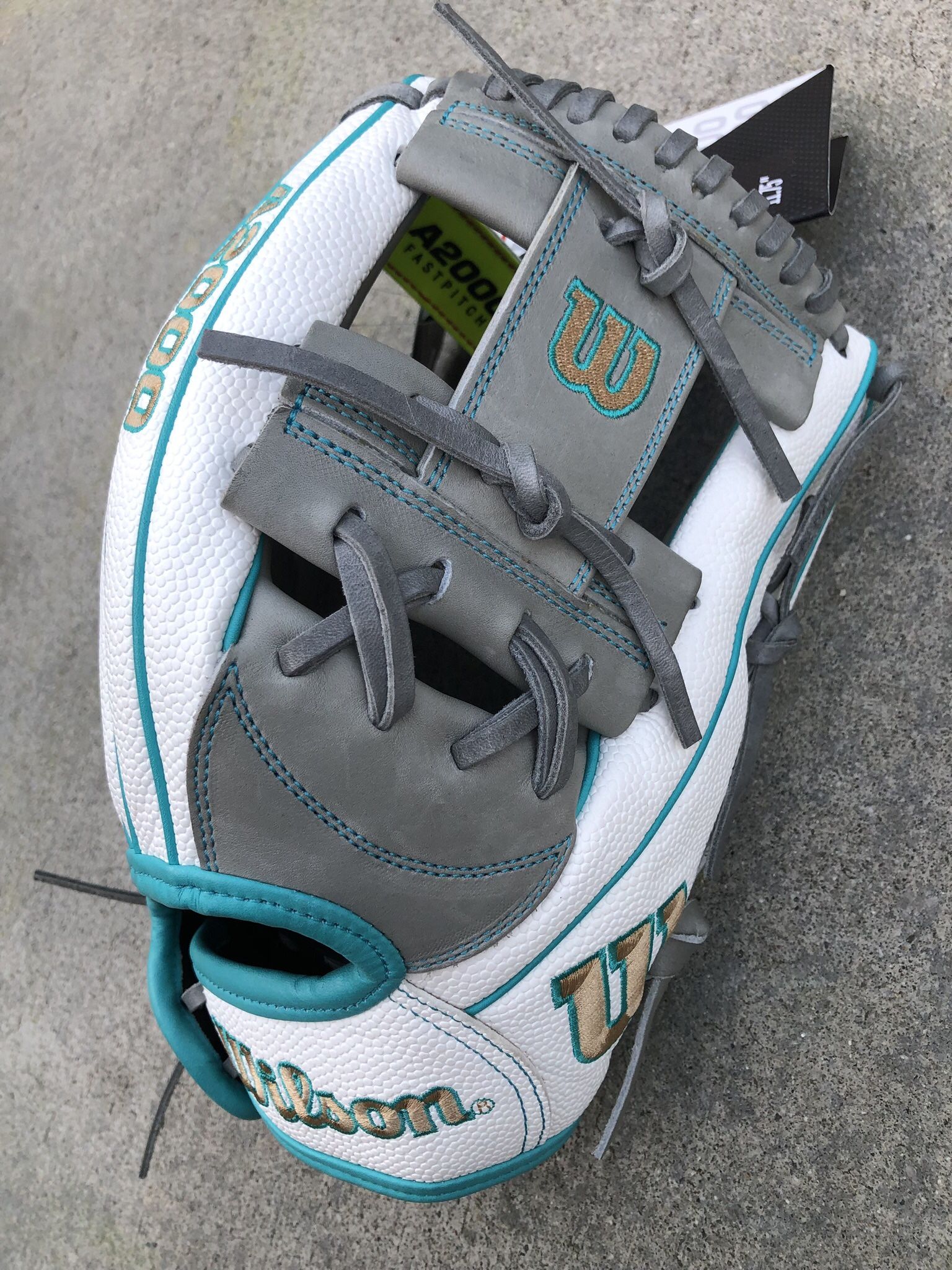 Wilson A2000 Pro Stock H75 Fastpitch Softball Glove Sz 11.75” New With Tags . Retail is $300 without tax