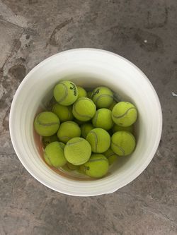 Tennis new old balls