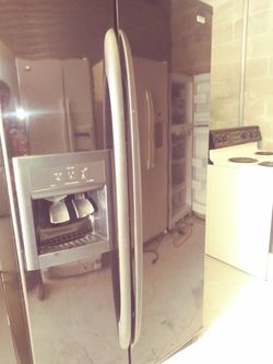 Whirlpool black fridge