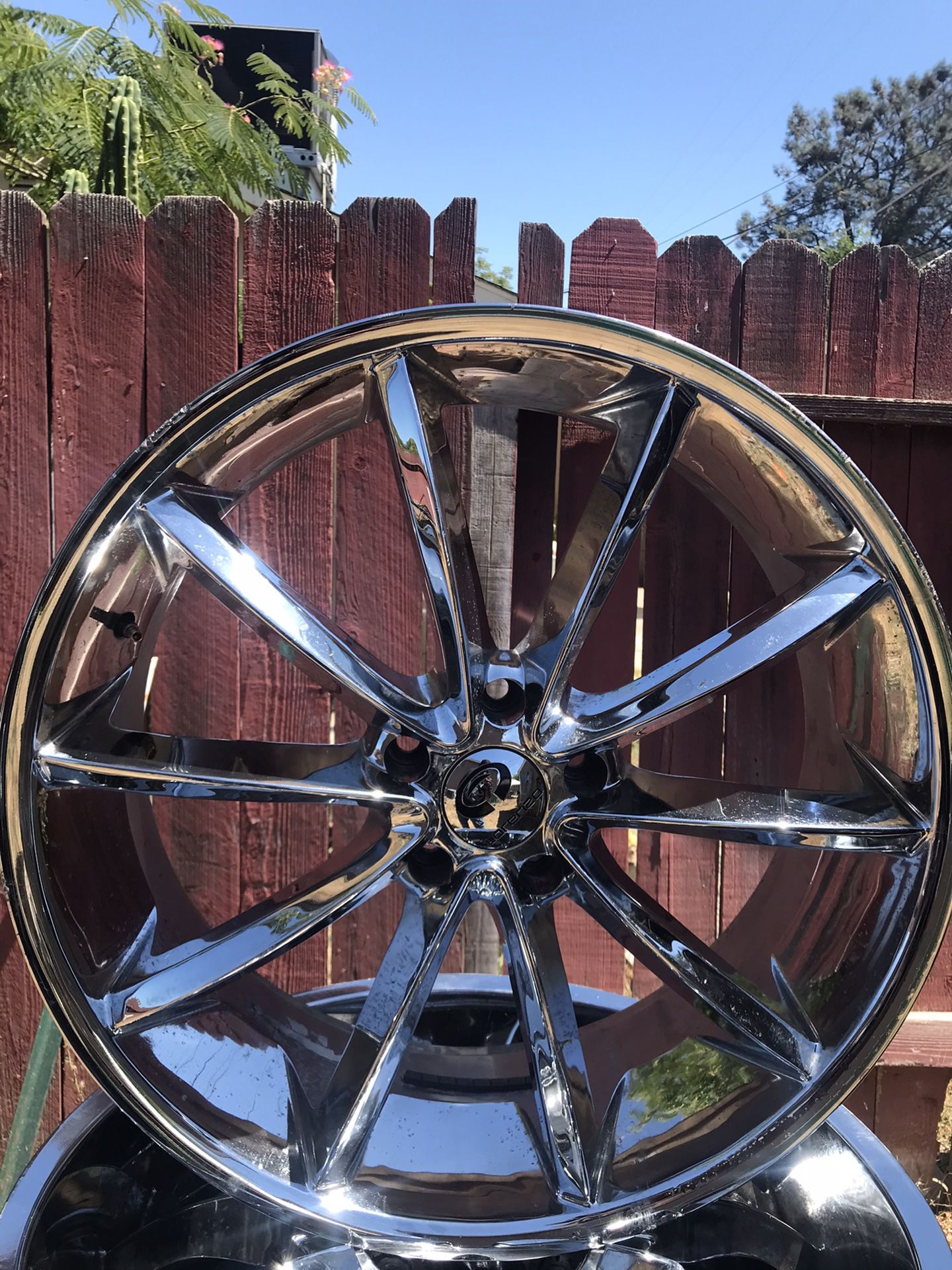 1 -22” 5 Lug Lorenzo Rim