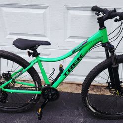 Trek Skye S, Disc Brakes, 27."5 Aluminum Mountain Bike 