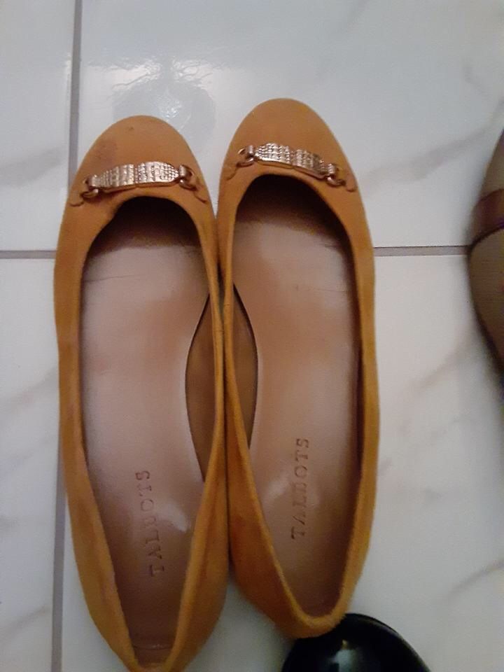 10 pair of shoes size 10 barely used