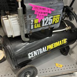 CENTRAL PNEUMATIC 2 HP 8 GAL 125 PSI