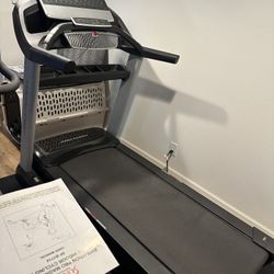 Treadmill Proform 5000 + Mat For Underneath 