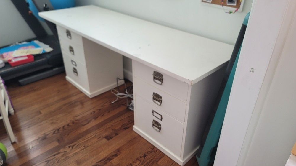 Pottery Barn Bedford Executive Desk 70"