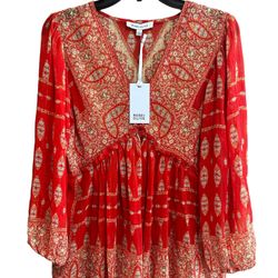 NEW Rose + Olive Orange Red Floral Design  3/4 Sleeves Flowy Shimmer Size S NWT