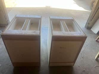 cabinets 22x33in