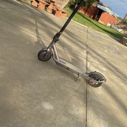 Electric scooter