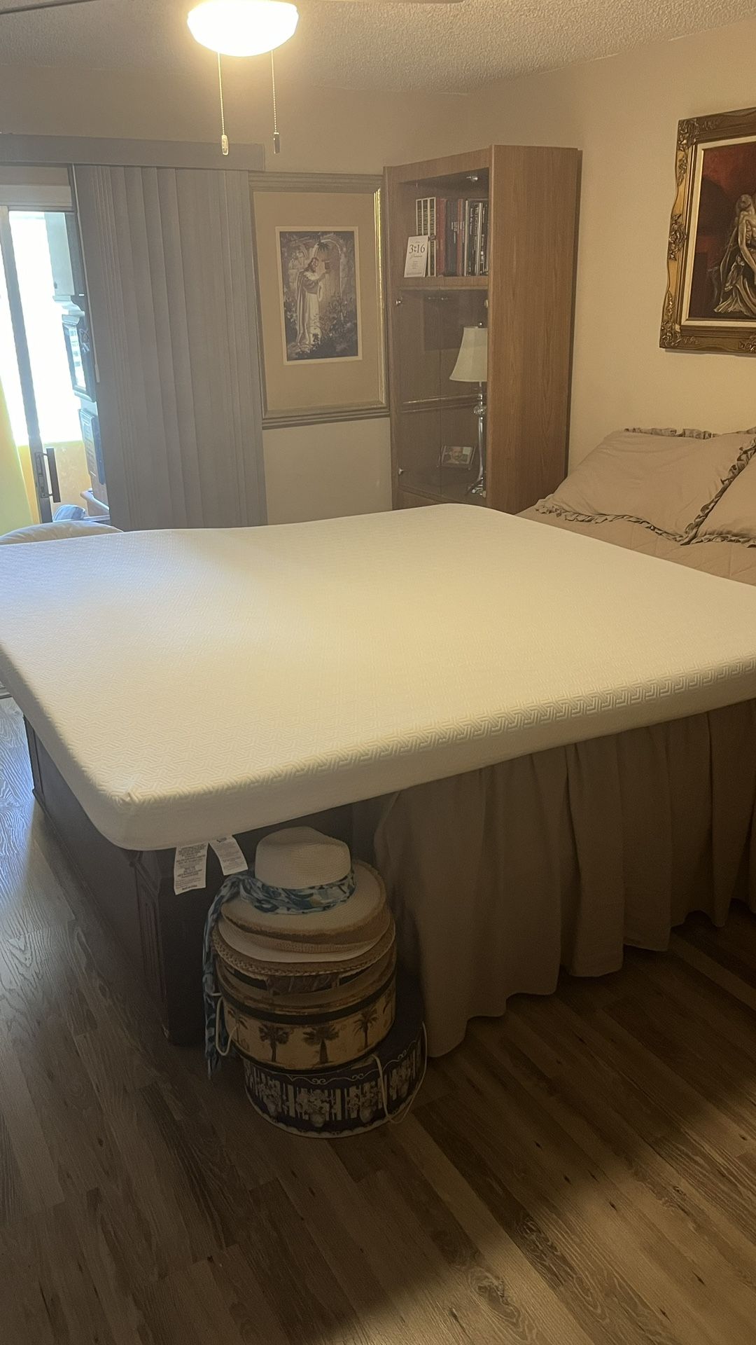 Mattress Topper 4 inch Memory Foam King Size for Sale in Stuart, FL