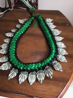 Graduation leis I’m in el sobrante  different prices and styles