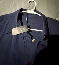 Top/shirt for women. NWT. Size XL.