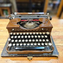 1930 Royal Model P Portable Typewriter — Wood-Grain Finish
