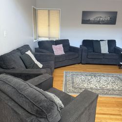 For Sale – Living Room Set with Rug & Table