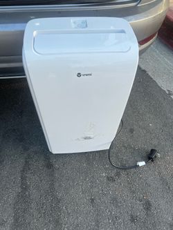 Portable Air Conditioner w window vent tube/seal