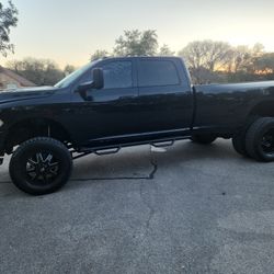 2013 DODGE RAM 3500 DUALLY