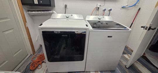Maytag Bravos XL Washer and Dryer Set