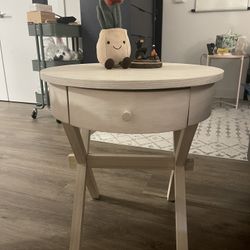 Cream Round Side/coffee Table
