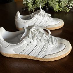 Women’s Adidas Samba 7.5 