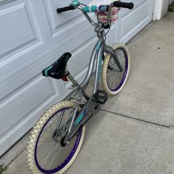 Girls Schwinn Bike 