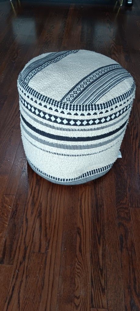 Pouf Seat Black and tan 16"×16"
