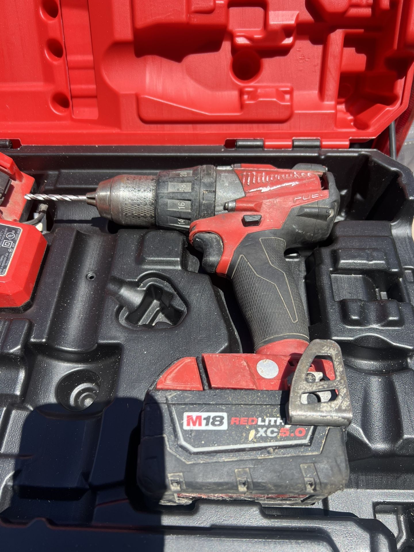 Milwaukee Cordless Drill and Battery (SOLD AS IS)