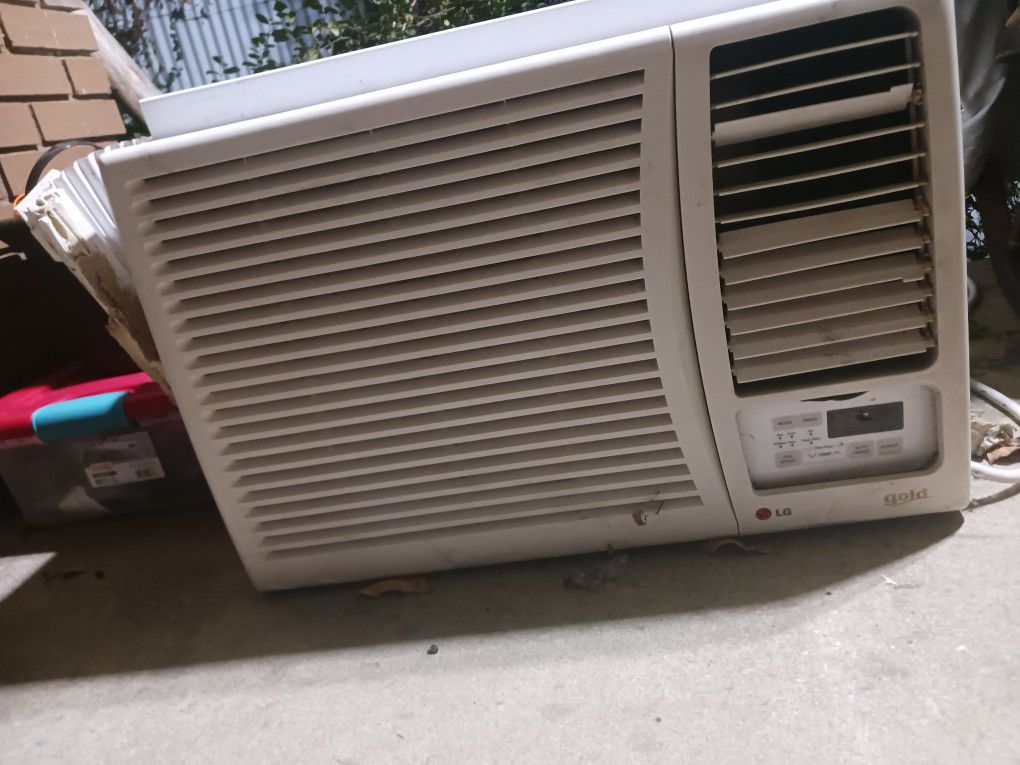 LG Gold Window Unit Ac/heater
