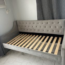 Day Bed With Trundle 