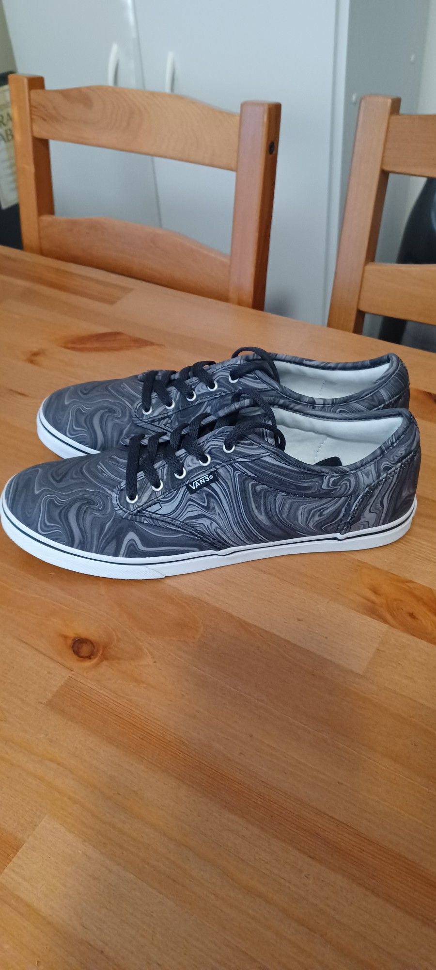 New Van's Paint Design Rare Women's Size 9.5 
