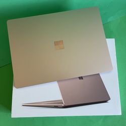 Microsoft surface Laptop 5 (2022) 13.5” Touch screen Intel i5 12th Gen 8GB  512GB powerful laptop