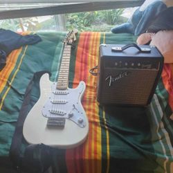 Squier mini guitar /amp