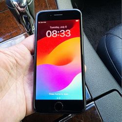 128GB Unlocked iPhone 8 Excellent Condition Works With All Carriers 