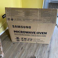 Over Stove Hooded Microwave  From Samsung New Open Box