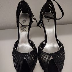 Woman's Size 7.5 Heels 