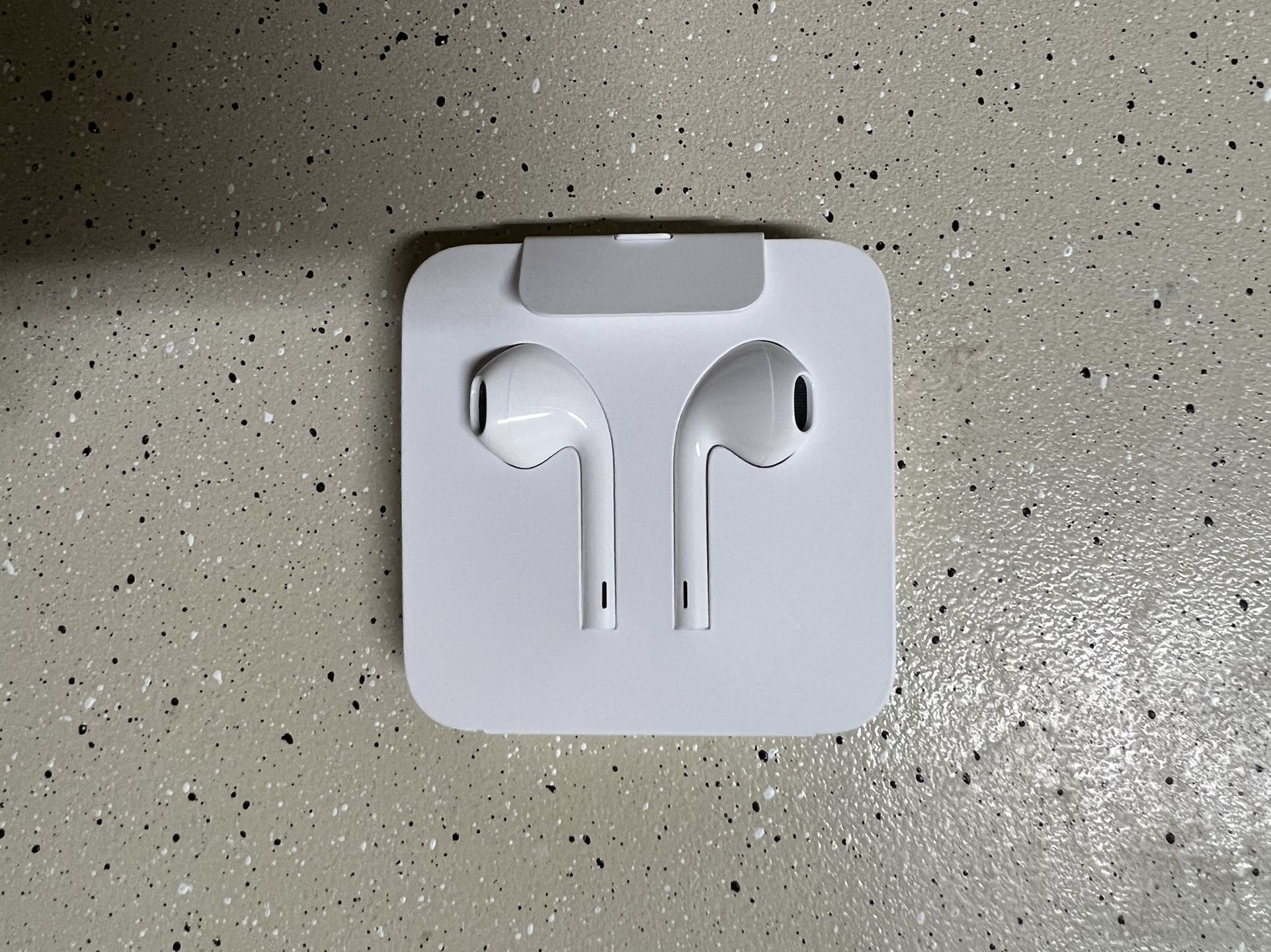 Apple Ear-Pods with Lightning Connector (Genuine)