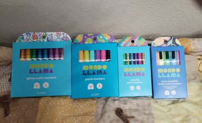 MONDO LLAMA PAINT MARKERS
