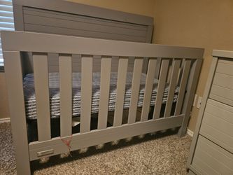 BABY BED AND DRESSER SET