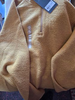 VRST Men's Gold Recharge Quarter Zip Pullover L