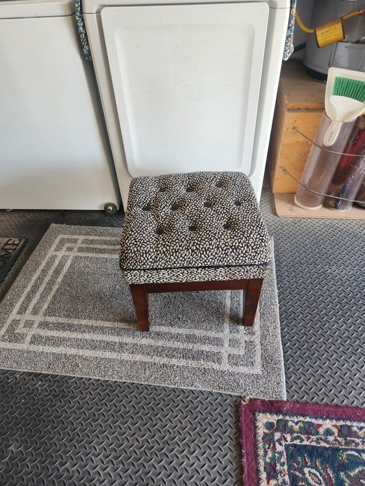 17" sq x 17" tall, nice stool/ottoman