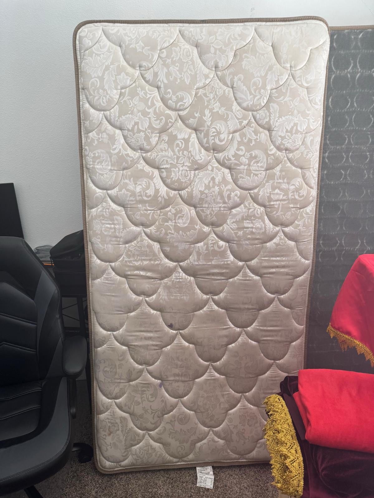 Twin mattress