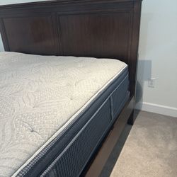 King Bed Frame Set W/ Nightstand And Dresser 