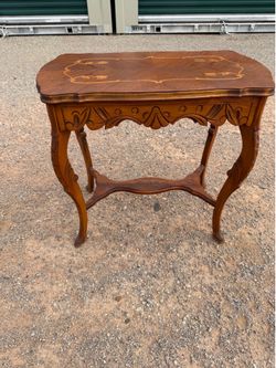 Vintage French Provincial Inlaid Accent Table – Louis XV Style