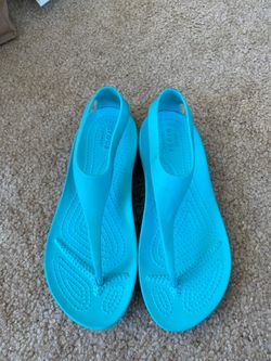 ICONIC Crocs Comfort Size 6
