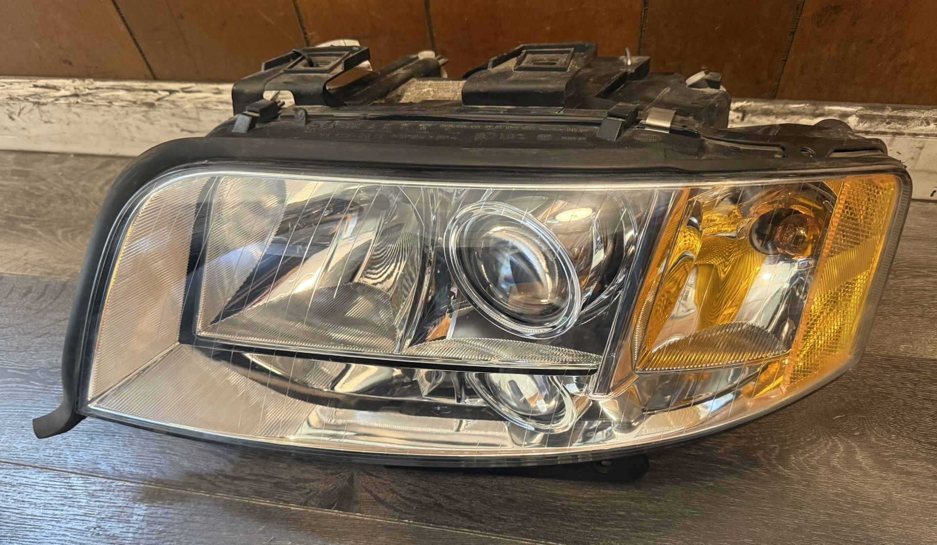 2000 Audi A6 Left headlight xenon