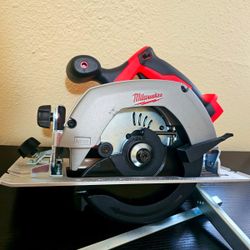 MILWAUKEE M18 6 1/2 CIRCULAR SAW