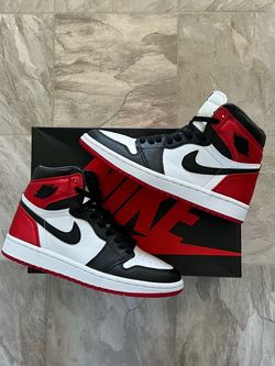 Air Jordan 1 Retro High ‘Satin Black Toe’