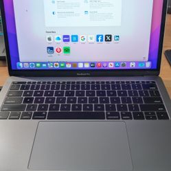 2017 MacBook Pro Intel i5 8GB RAM 128GB SSD