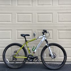 Novara Bonita Women’s Sport Mountain Bike – 16” Frame - 26” wheels - Bicycle Disc Aluminium