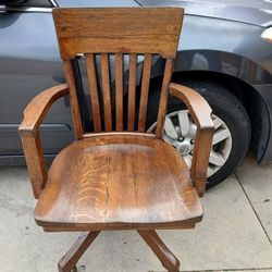 Swivel Chair $30
